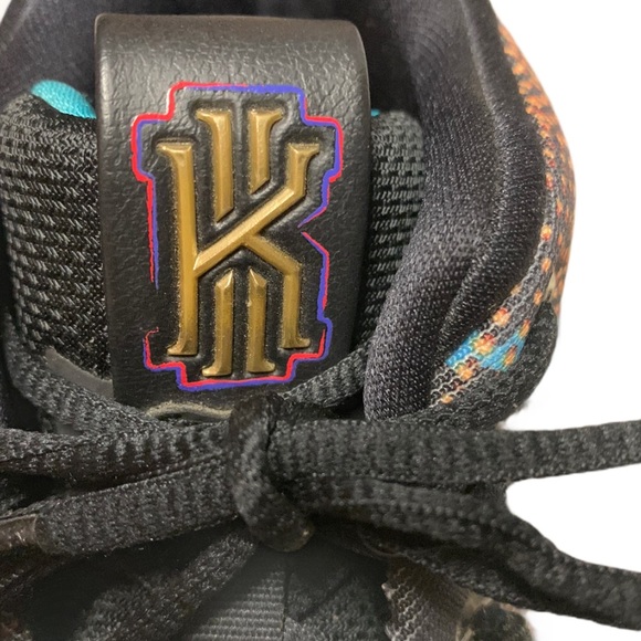 Nike Kyrie 4 Mamba Mentality Sneakers Size 7Y - Picture 7 of 10